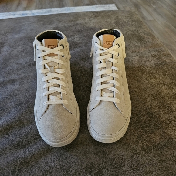 UGG Unisex Cali Fringe Suede Leather High-Top Sneaker. - Picture 4 of 8